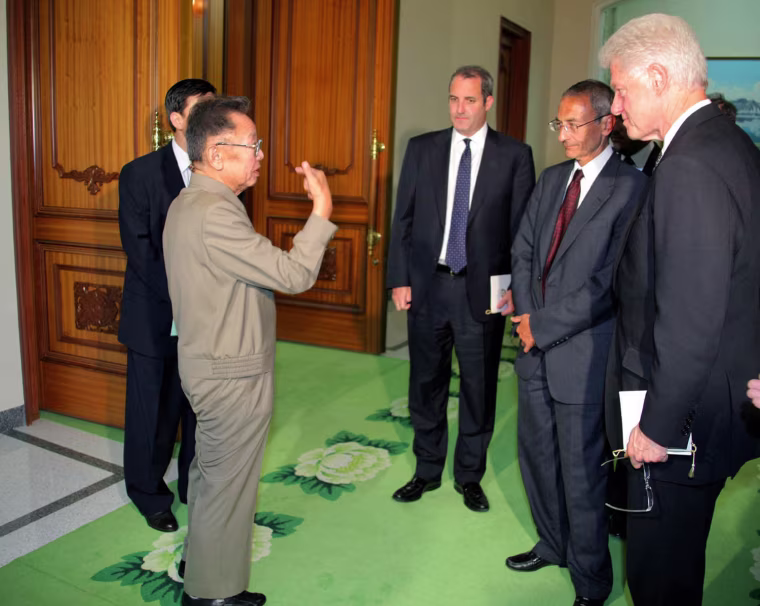 Image: Bill Clinton, Kim Jong II